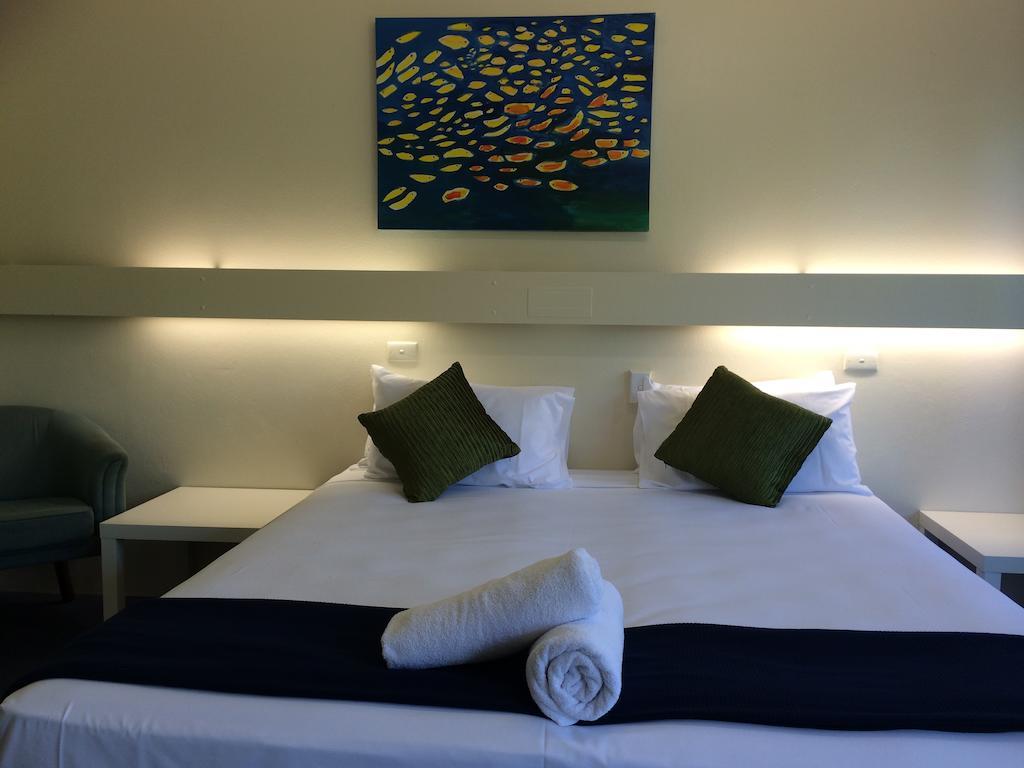 Village Hotel 3*